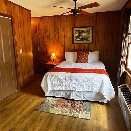 Meadowlark Motel With Restaurant & Bar Maggie Valley Ngoại thất bức ảnh