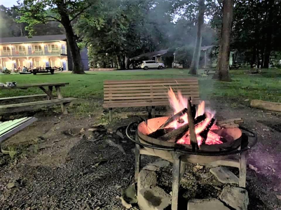 Meadowlark Motel With Restaurant & Bar Maggie Valley Ngoại thất bức ảnh