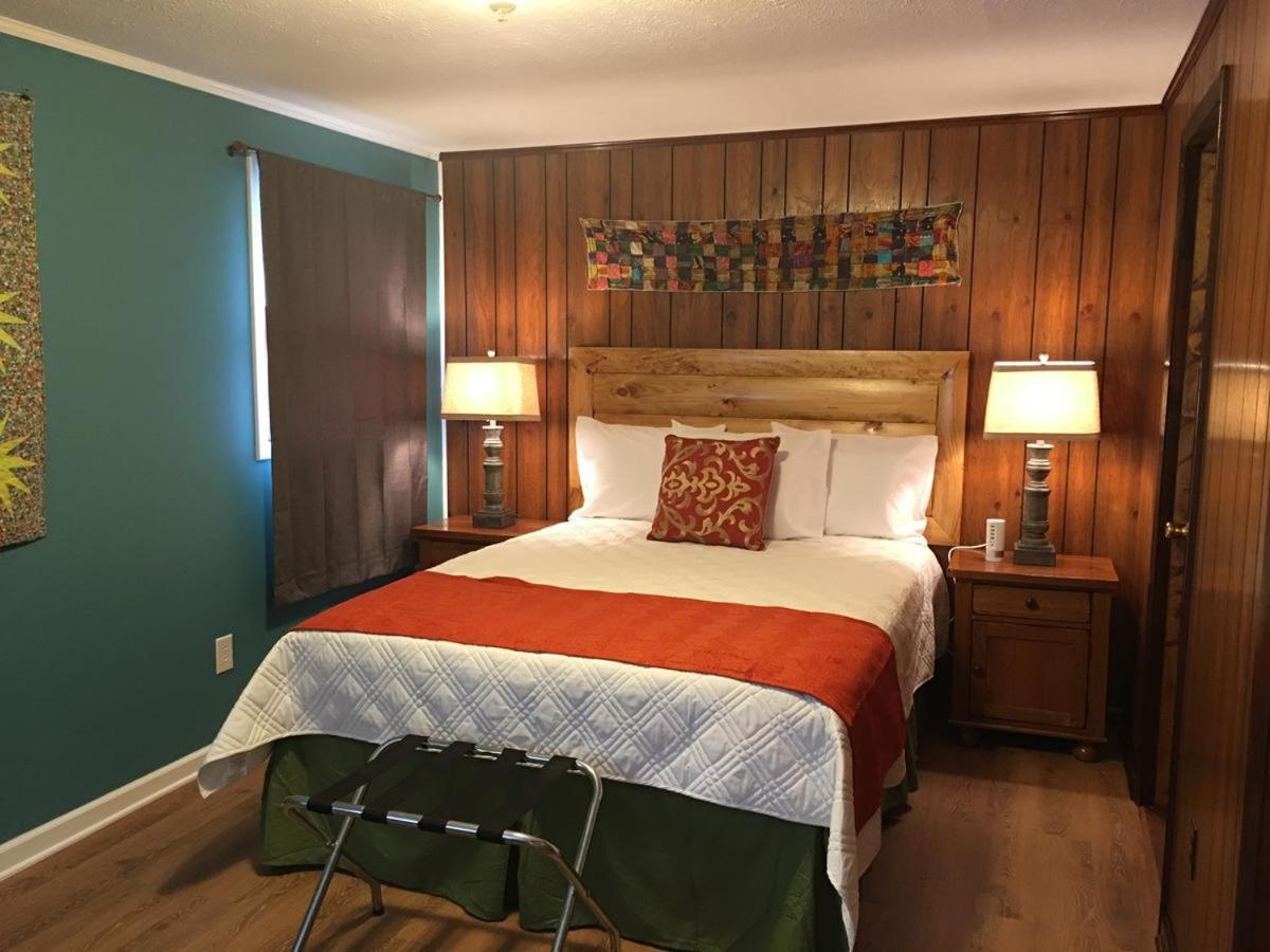 Meadowlark Motel With Restaurant & Bar Maggie Valley Ngoại thất bức ảnh