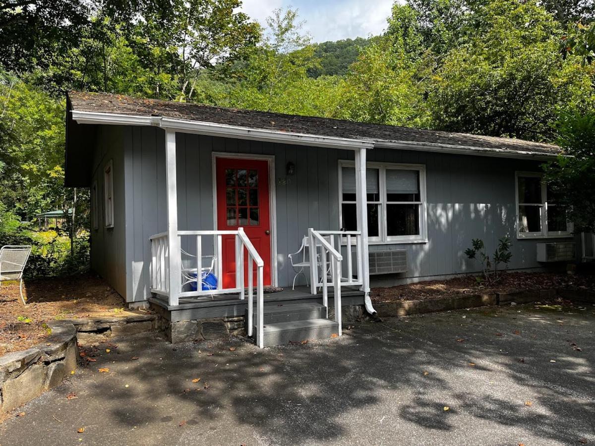 Meadowlark Motel With Restaurant & Bar Maggie Valley Ngoại thất bức ảnh