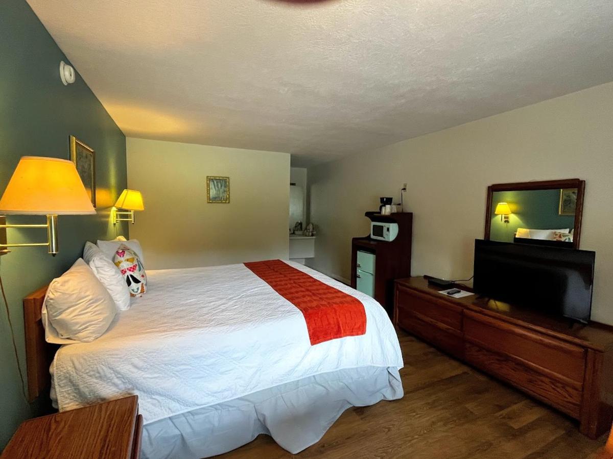 Meadowlark Motel With Restaurant & Bar Maggie Valley Ngoại thất bức ảnh