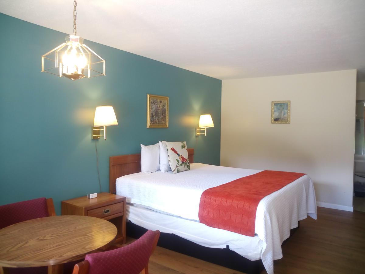 Meadowlark Motel With Restaurant & Bar Maggie Valley Ngoại thất bức ảnh